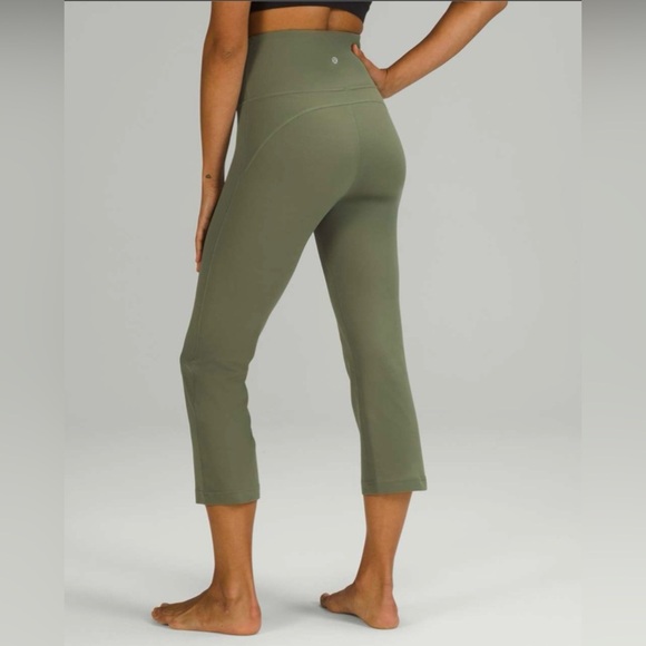 Lululemon Groove Super-High-Rise Crop 23" in Green Twill - Picture 3 of 4